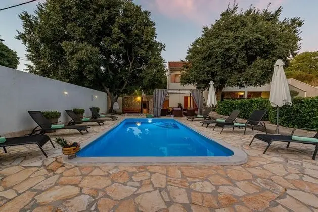 Villa, Sigara İçilebilir