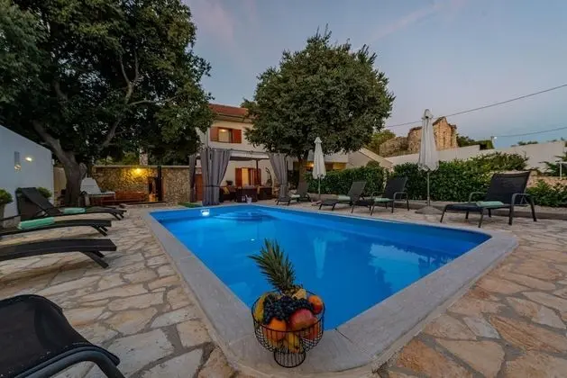 Villa, Sigara İçilebilir