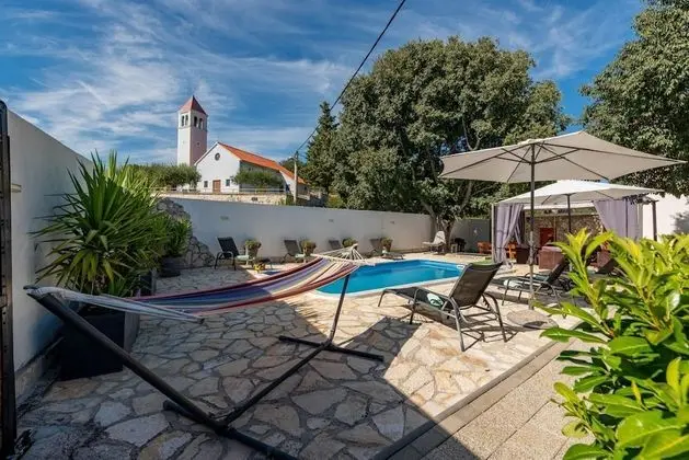 Villa, Sigara İçilebilir