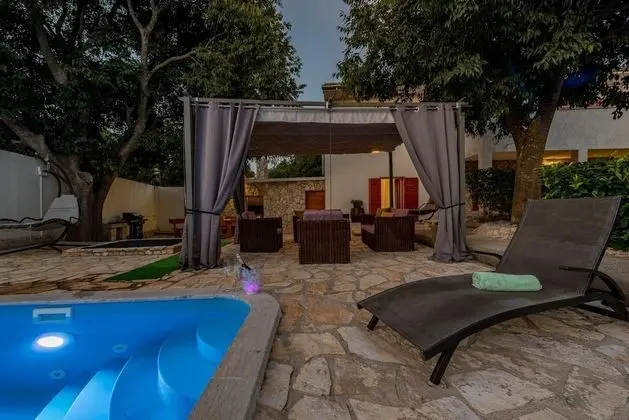 Villa, Sigara İçilebilir