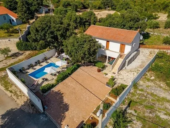 Villa, Sigara İçilebilir