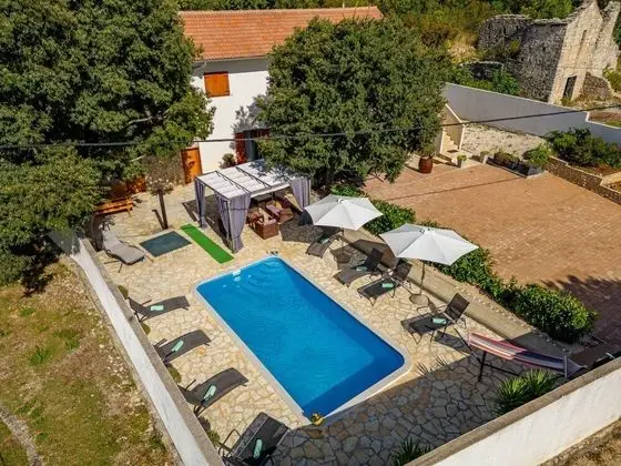 Villa, Sigara İçilebilir