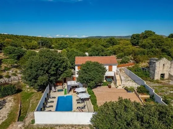 Villa, Sigara İçilebilir