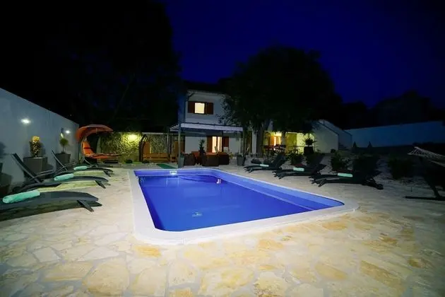 Villa, Sigara İçilebilir