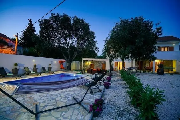 Villa, Sigara İçilebilir