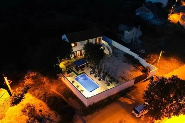 Villa, Sigara İçilebilir