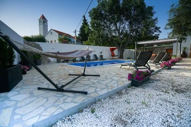 Villa, Sigara İçilebilir