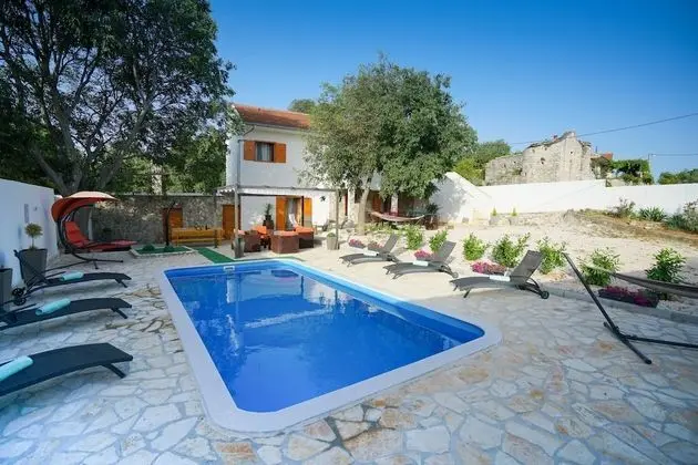 Villa, Sigara İçilebilir