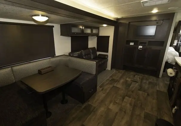 Basic Karavan, Bahçe Manzaralı