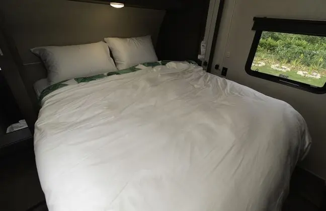 Basic Karavan, Deniz Manzaralı