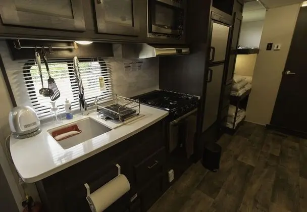 Basic Karavan, Deniz Manzaralı