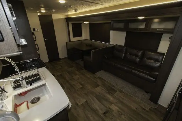 Basic Karavan, Deniz Manzaralı