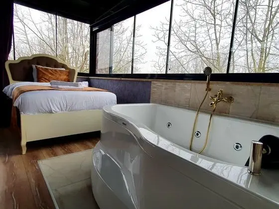 Villa 2+1 Oda, Kısmi Göl Manzaralı, Isıtmalı Özel Havuzlu