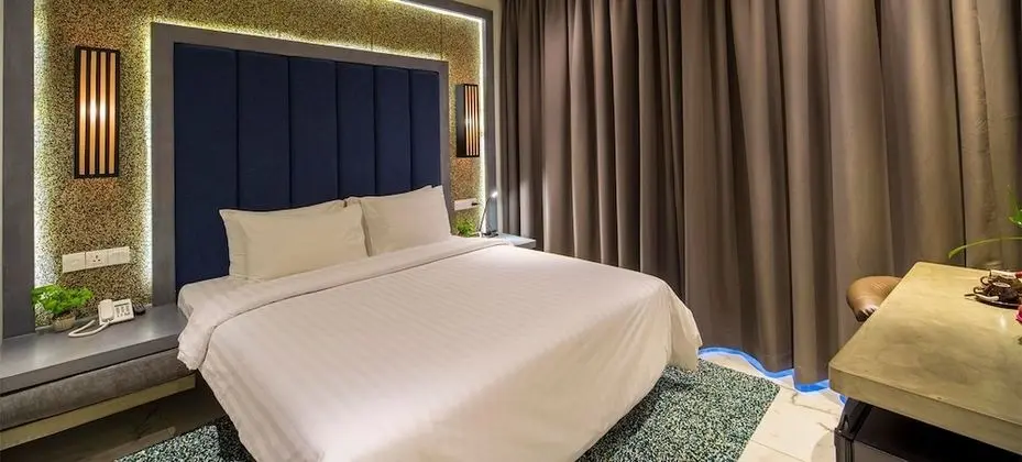 Deluxe Tek Büyük Yataklı Oda