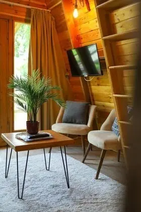 Bungalow, Orman Manzaralı, Havuzlu