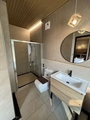 Panoramic Riverside Cabin with Jacuzzi