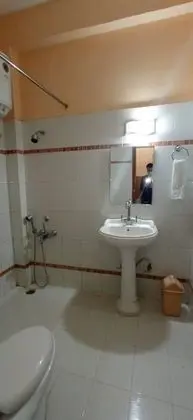 Büyük Yataklı Tek Kişilik Oda