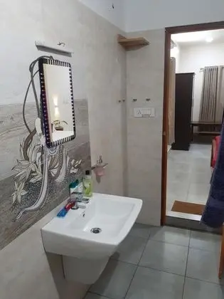 Basic Tek Büyük Yataklı Oda