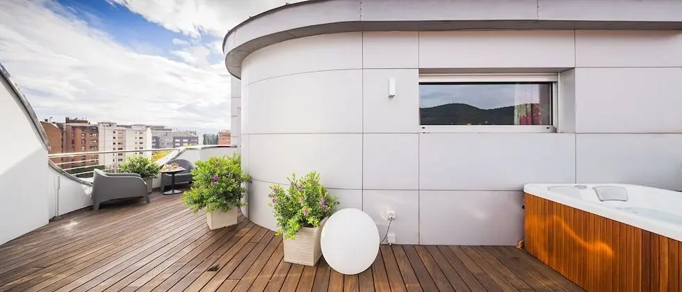 Süit, Sıcak Su Küveti (Terrace)