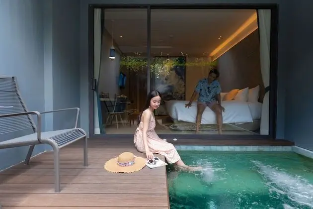 Deluxe Room with Private Jacuzzi