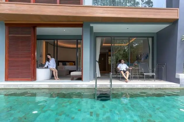 Junior Suite with Pool Access