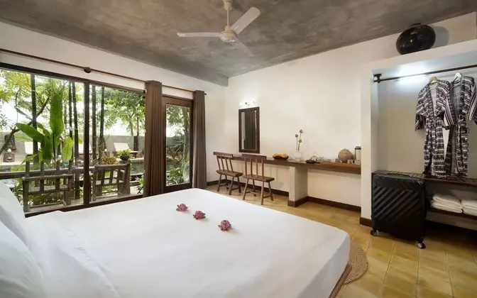 Deluxe Double Room with Pool View