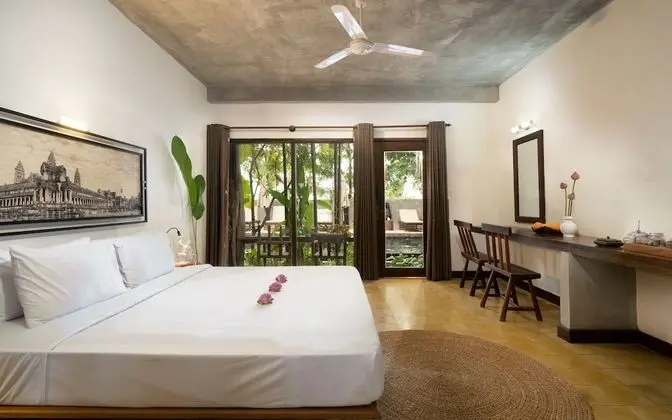 Deluxe Double Room with Pool View