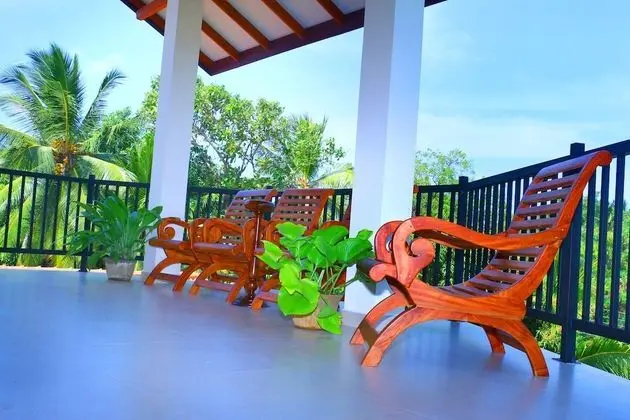 Deluxe Üç Kişilik Oda, Bahçe Manzaralı