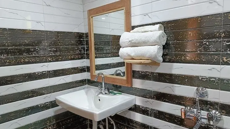 Luxury Oda