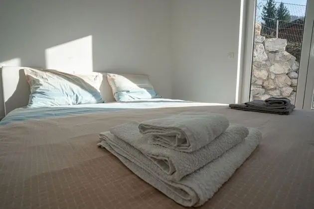 Ev (Three bedroom house)