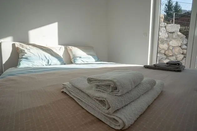 Ev (Three bedroom house)