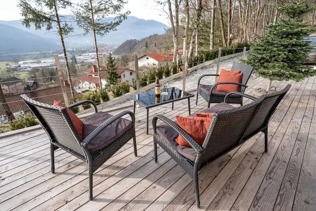 Ev (Three bedroom house)