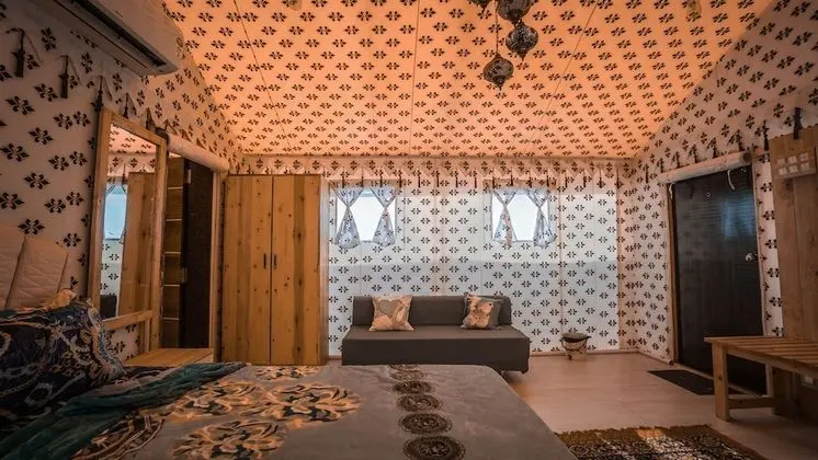 Luxury Oda, Balkon, Havuz Manzaralı