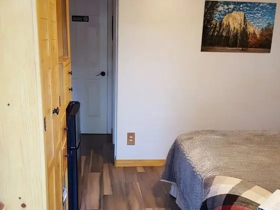 Premium Tek Büyük Yataklı Oda, Banyolu/Duşlu, Avlu Manzaralı (Tuolumne Meadows Room)