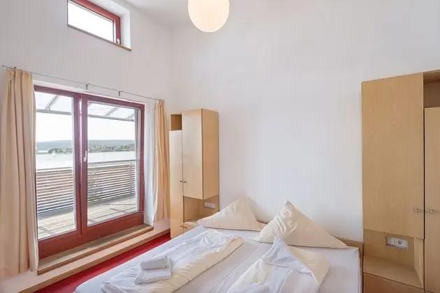 Family Room 5,  Balcony, Lake View