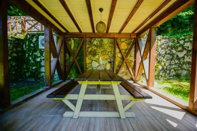 Bungalow, Dağ Manzaralı, Balkonlu veya Fransız Balkonlu