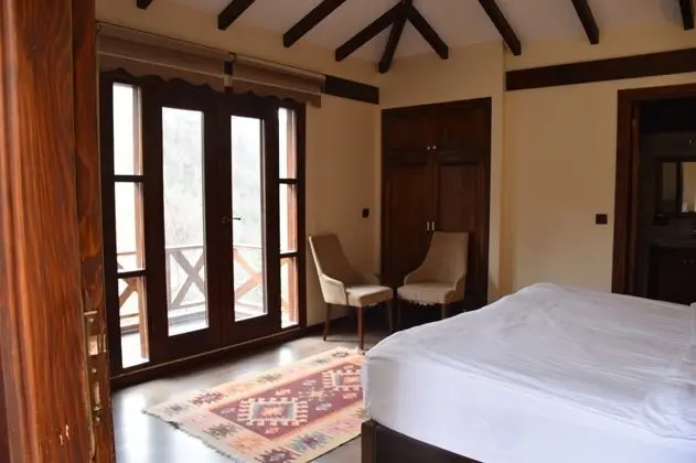 Bungalow, Dağ Manzaralı, Balkonlu veya Fransız Balkonlu