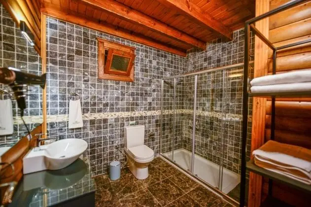 Family Suite, Dağ Manzaralı, Şömineli ve Balkonlu