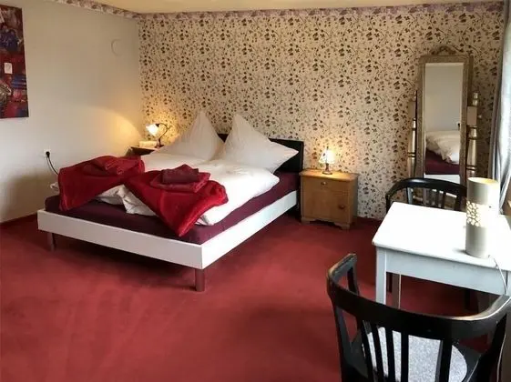 Tek Büyük Yataklı Oda, Ortak Banyo (Rosenzimmer)