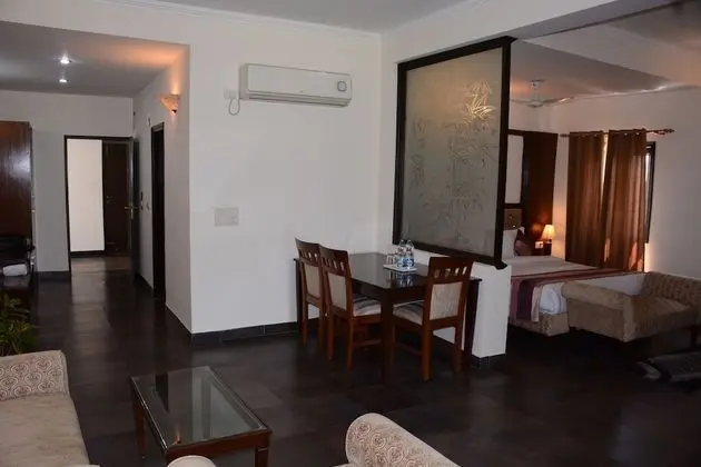 Deluxe Tek Büyük veya İki Ayrı Yataklı Oda, 1 Yatak Odası, Özel Banyo, Bahçe Manzaralı