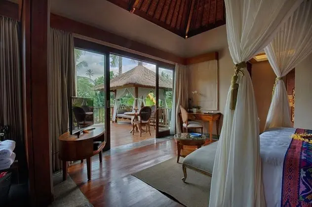 Luxury Villa (Pool)