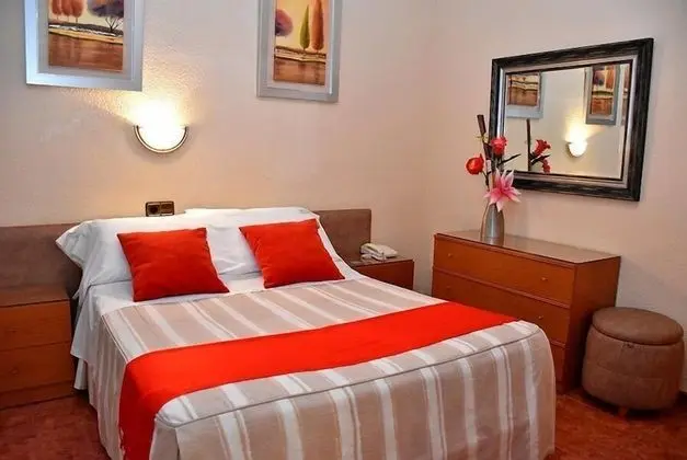 Tek Büyük veya İki Ayrı Yataklı Oda, Balkon