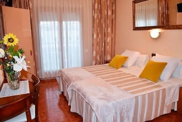 Tek Büyük veya İki Ayrı Yataklı Oda, Balkon