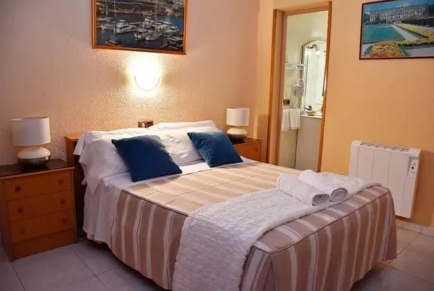 Tek Büyük veya İki Ayrı Yataklı Oda, Balkon