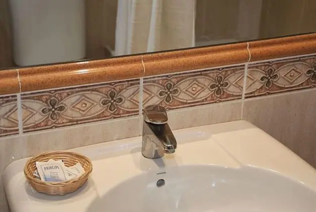 Tek Büyük veya İki Ayrı Yataklı Oda, Balkon