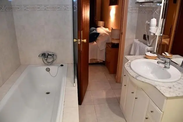 Tek Büyük veya İki Ayrı Yataklı Oda, Balkon