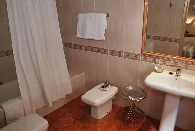 Tek Büyük veya İki Ayrı Yataklı Oda, Balkon