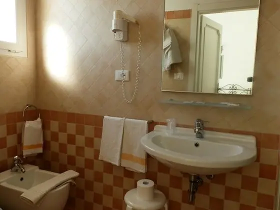 Standard Tek Büyük veya İki Ayrı Yataklı Oda, Balkon