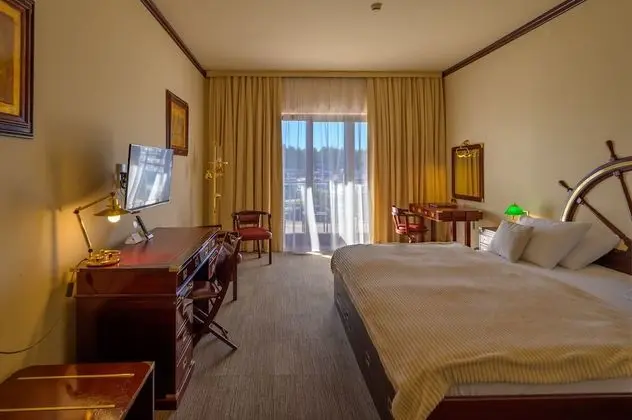 Deluxe Tek Büyük Yataklı Oda, Teras, Deniz Manzaralı