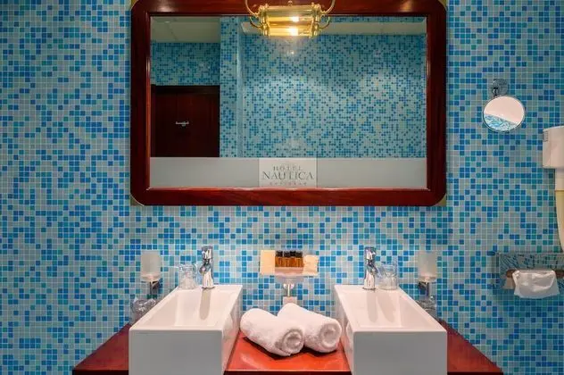 Deluxe Tek Büyük Yataklı Oda, Teras, Deniz Manzaralı